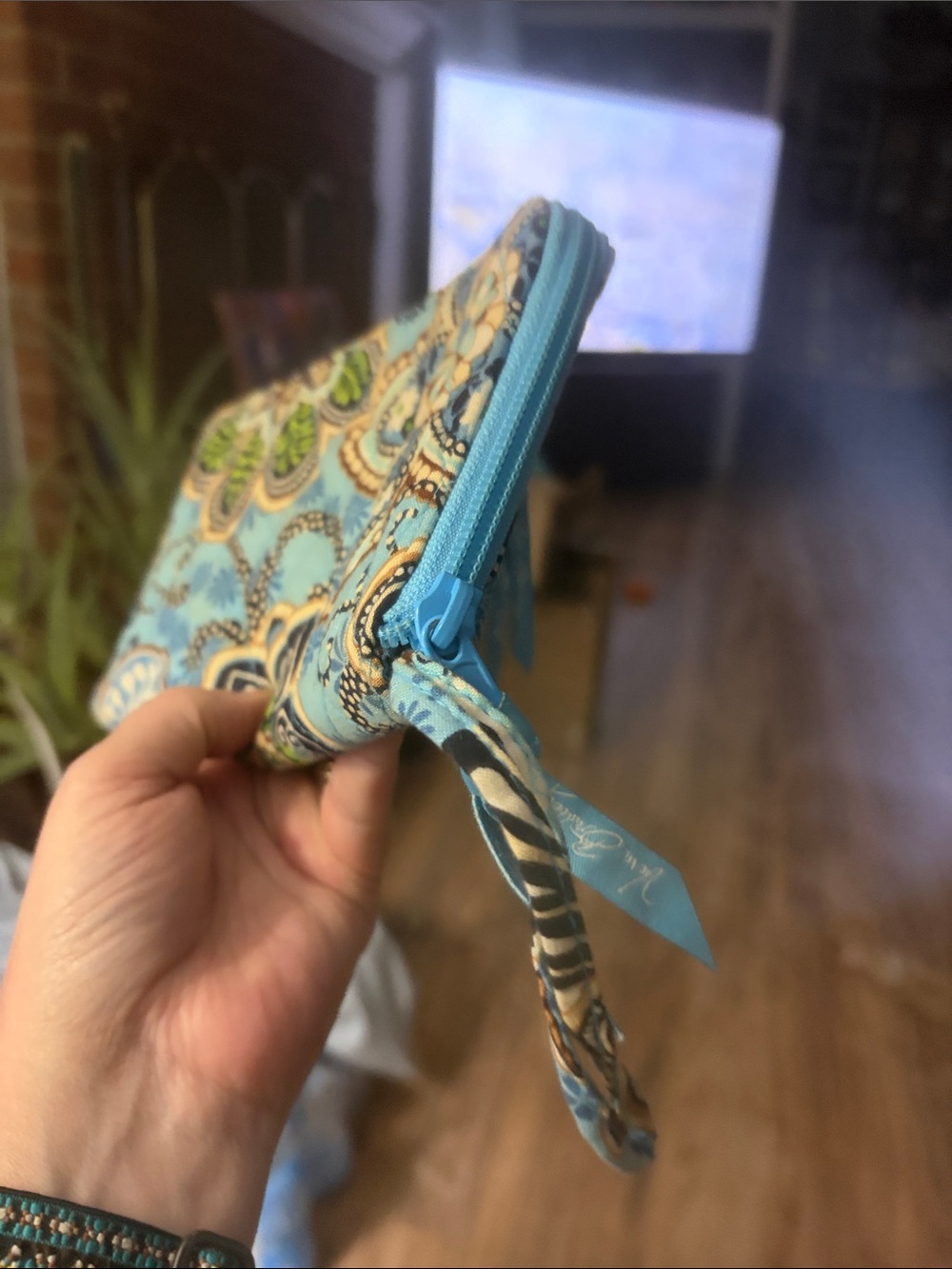 Vera Bradley Turquoise Floral Quilted Cosmetic Wristlet - Picture 3 of 6